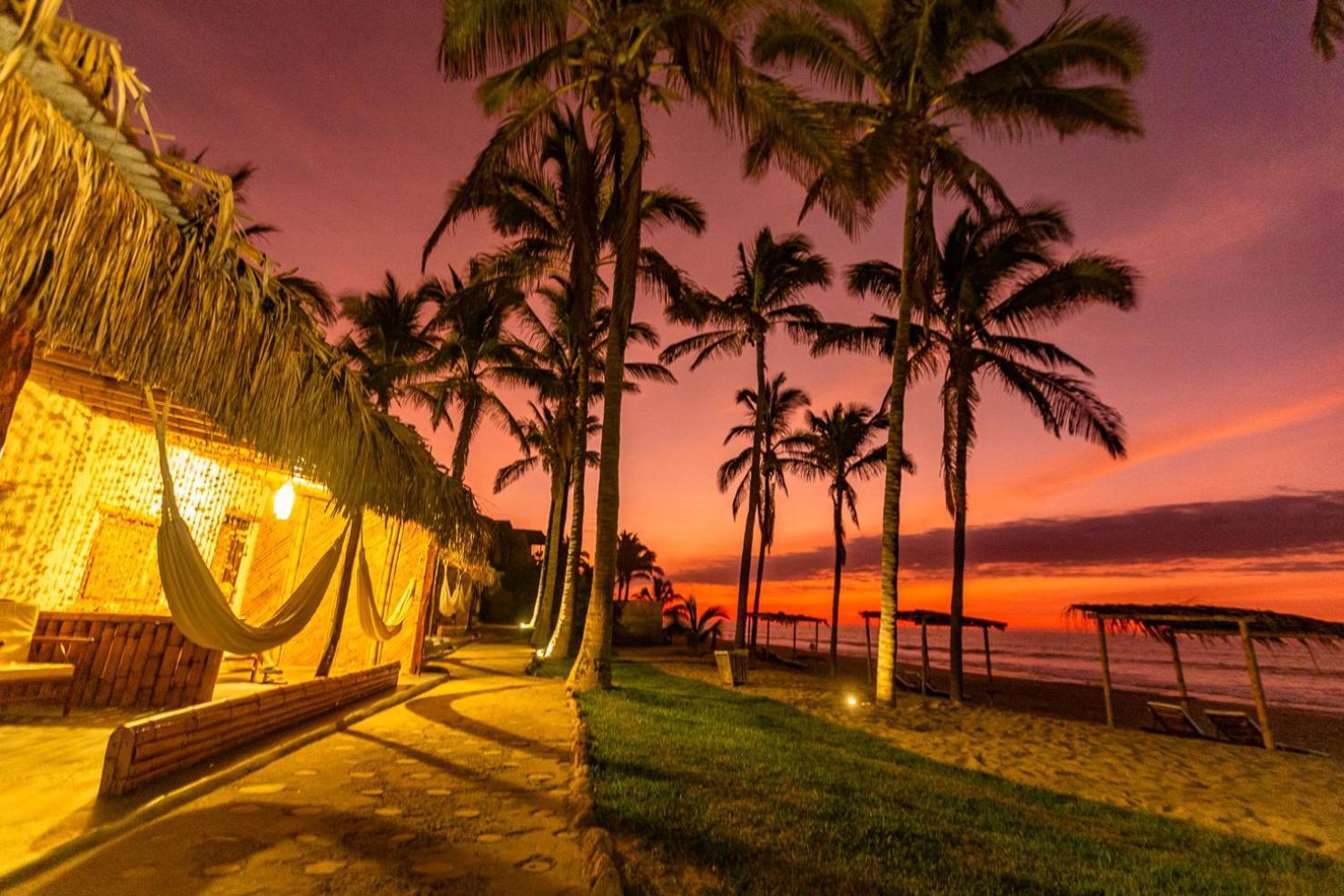 Hotel Las Pocitas Mancora Exterior photo